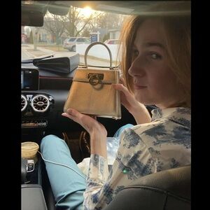 Meet your Posher, Cole